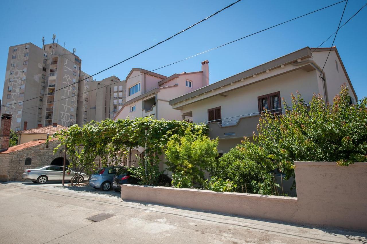 Studio Apartment Martin زادار المظهر الخارجي الصورة